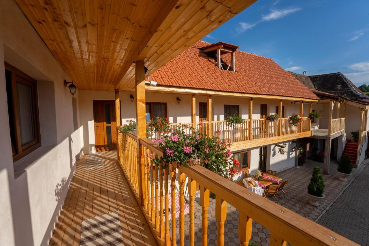 Casa Brutarului Crit Hotel ภายนอก รูปภาพ