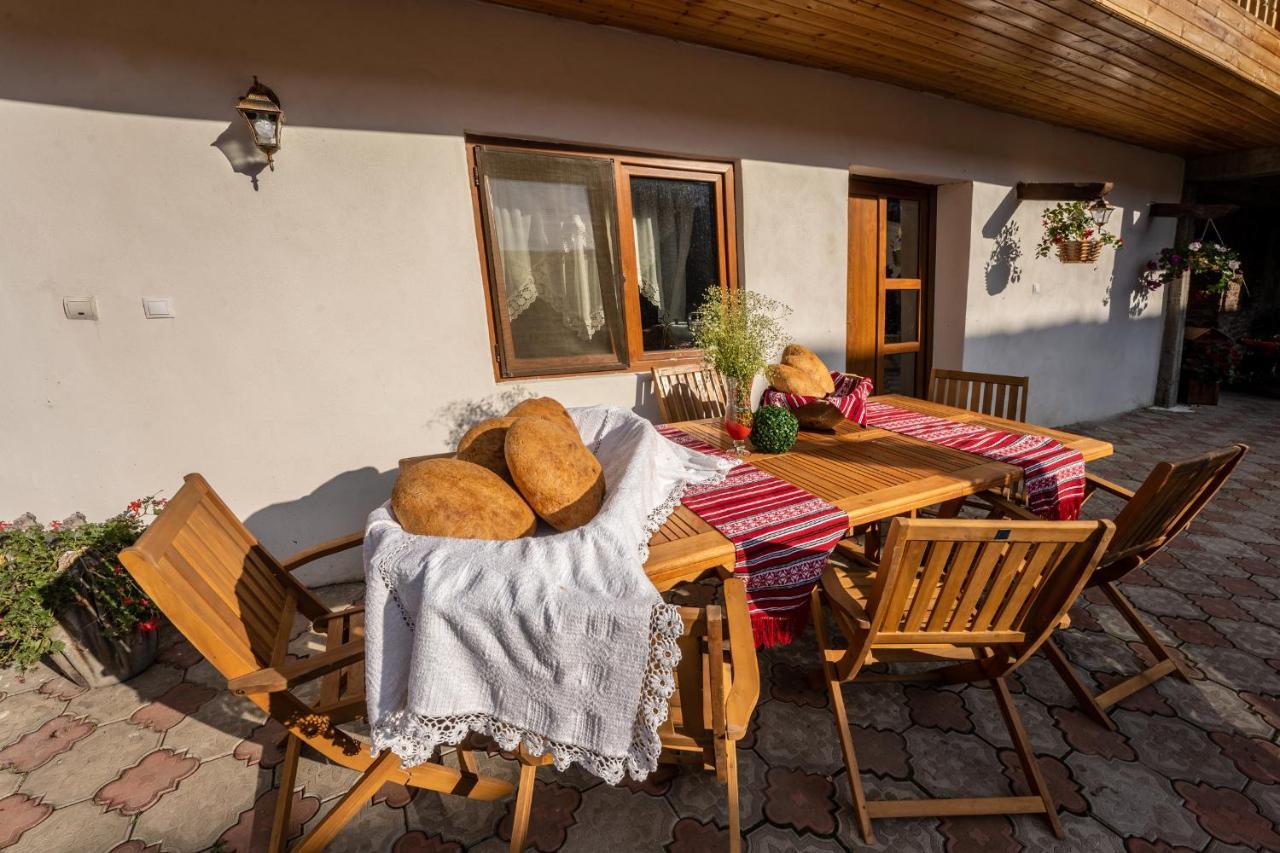 Casa Brutarului Crit Hotel ภายนอก รูปภาพ