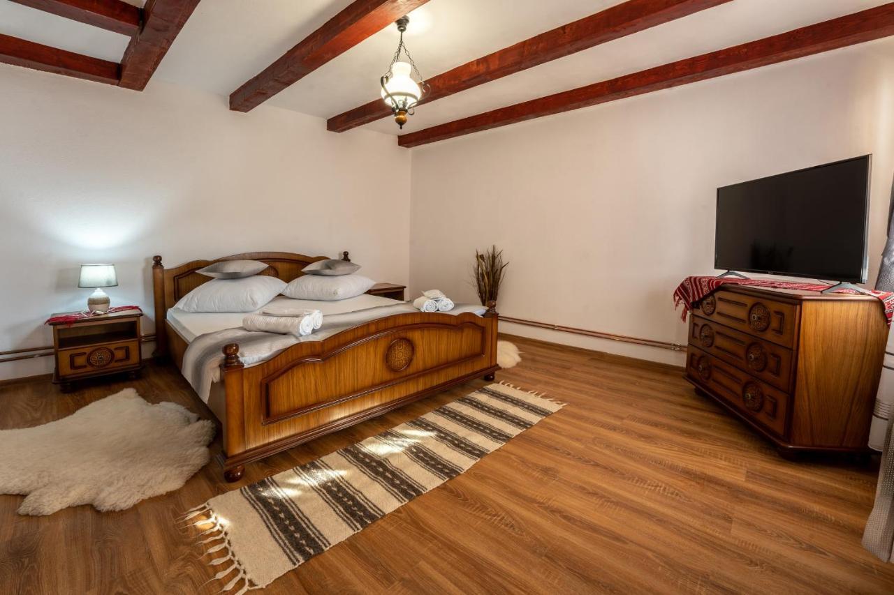 Casa Brutarului Crit Hotel ภายนอก รูปภาพ