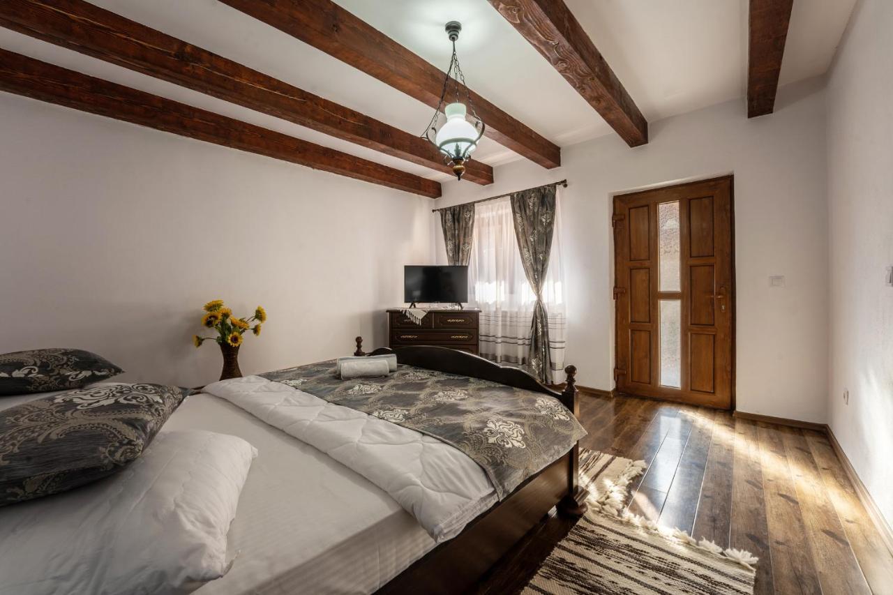 Casa Brutarului Crit Hotel ภายนอก รูปภาพ