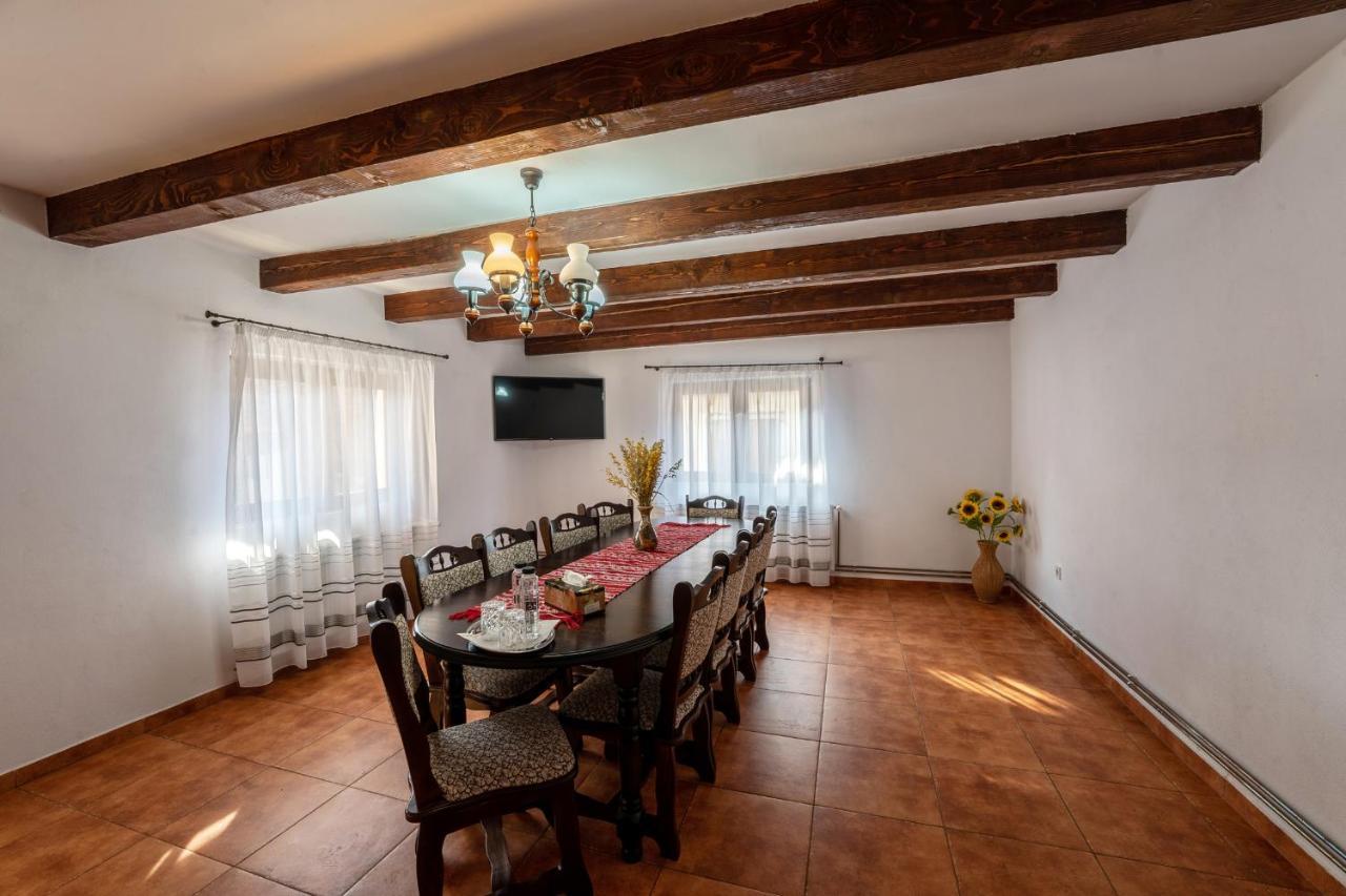Casa Brutarului Crit Hotel ภายนอก รูปภาพ