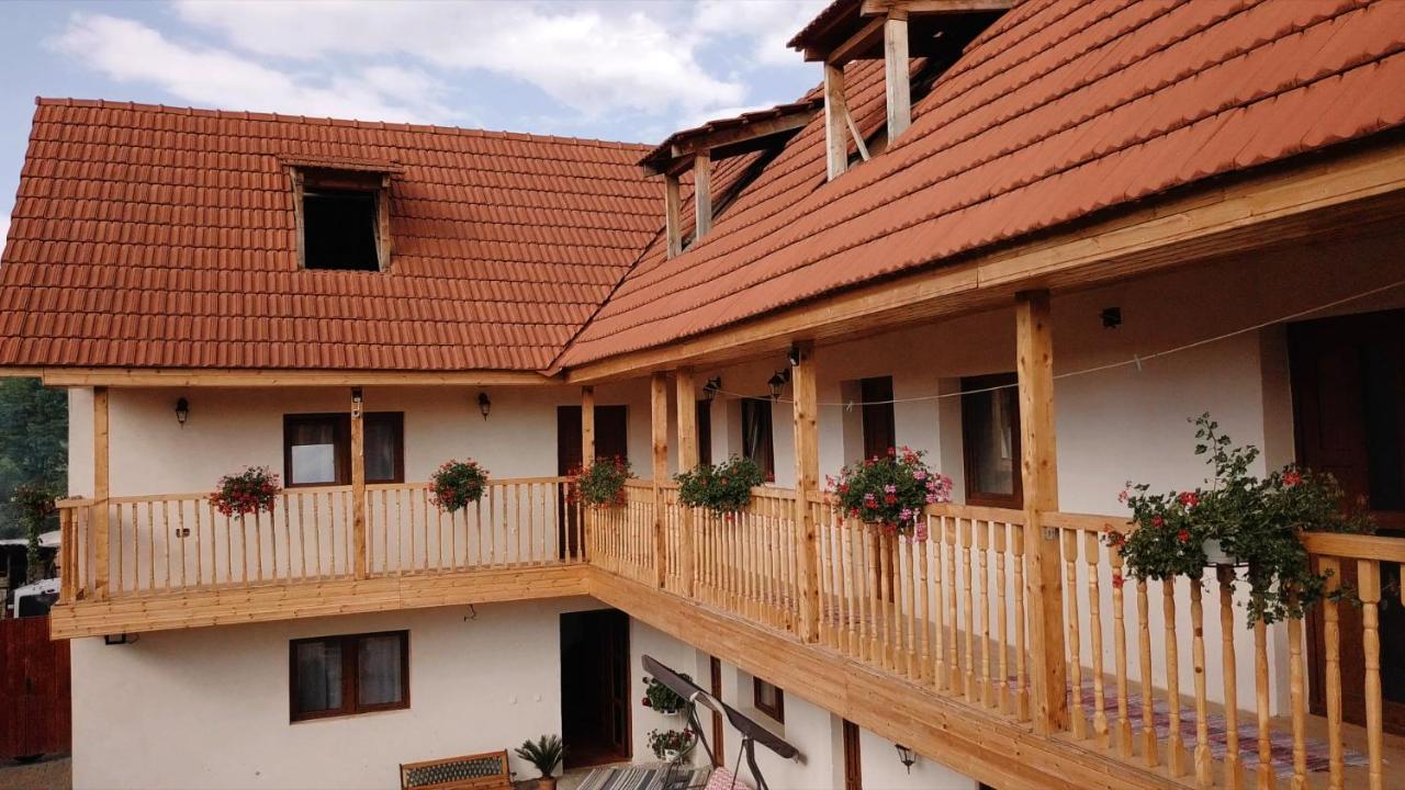 Casa Brutarului Crit Hotel ภายนอก รูปภาพ