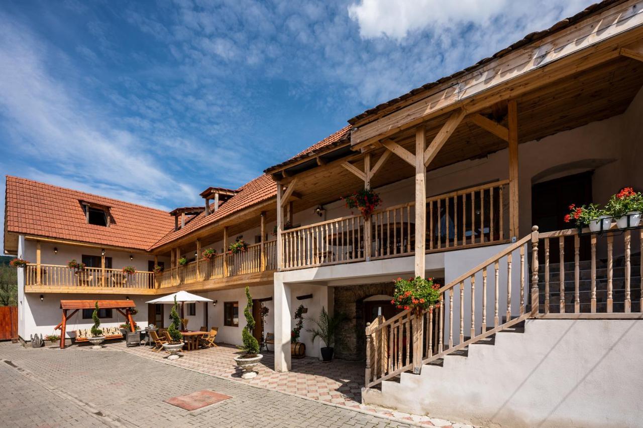Casa Brutarului Crit Hotel ภายนอก รูปภาพ