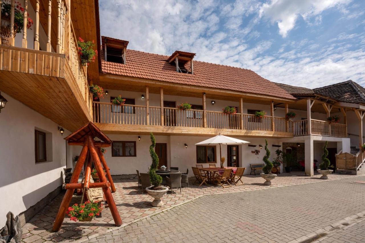 Casa Brutarului Crit Hotel ภายนอก รูปภาพ